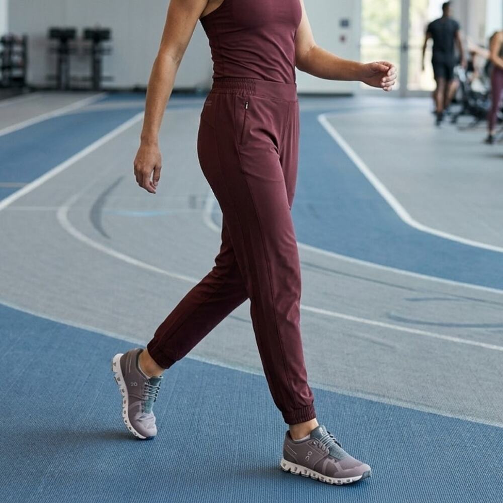 Athleta Brooklyn Lined Burgundy Athletic Casual Travel Joggers Size 4